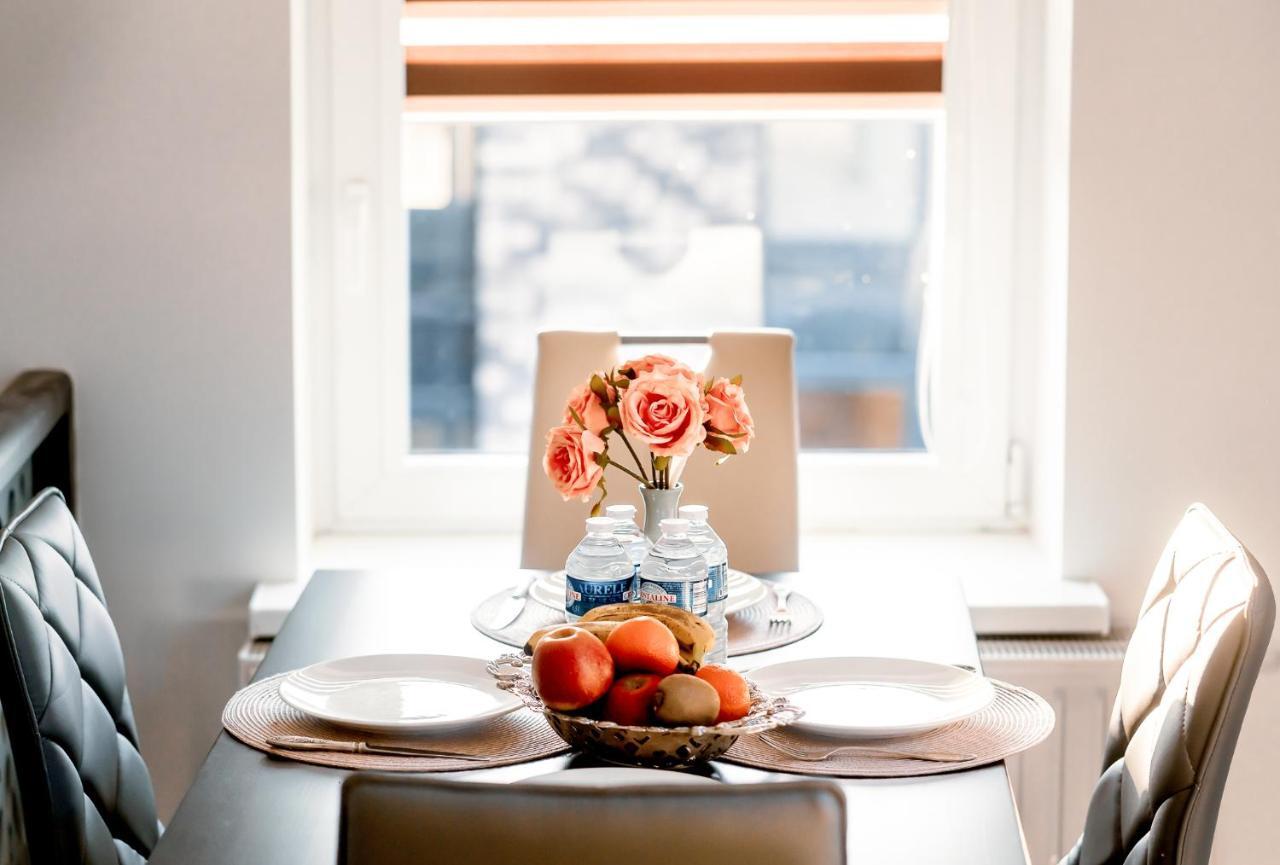 Stylish, Modern Apartment Near Vilnius Old Town Buitenkant foto